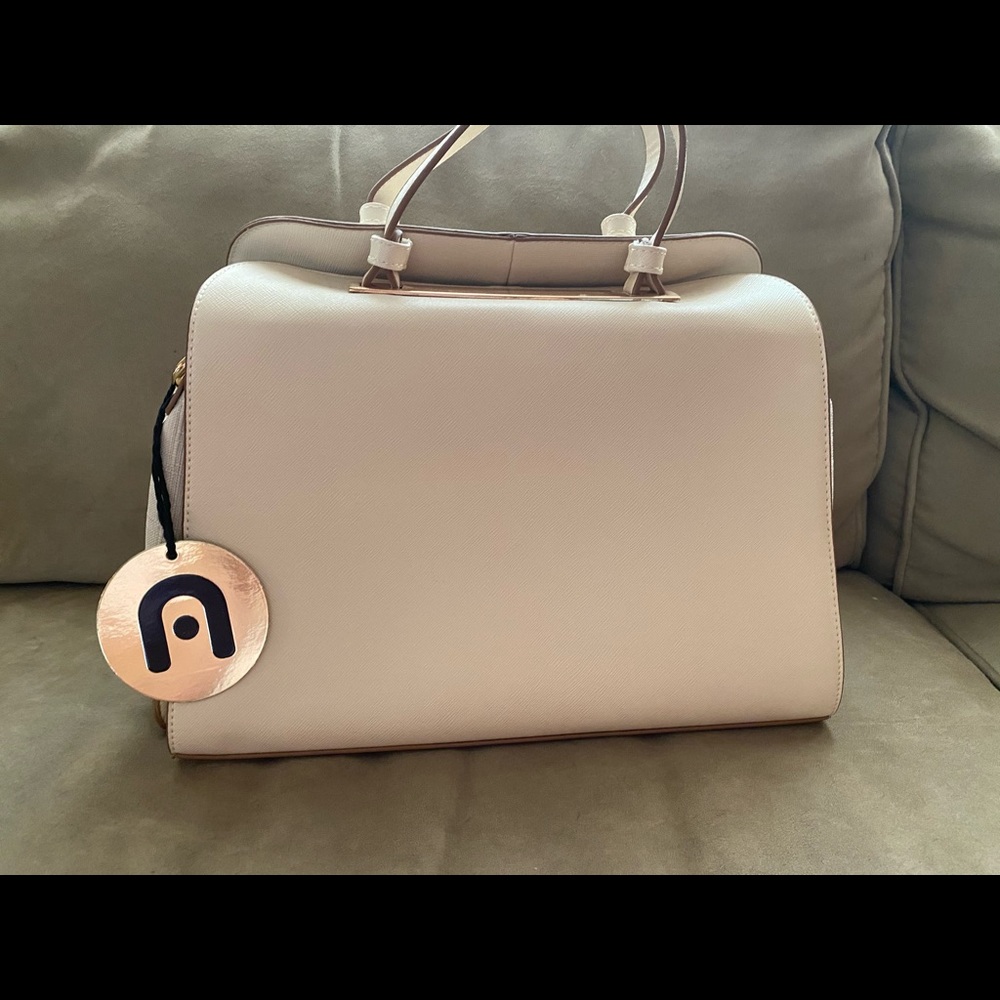 Nila Anthony Ivory Shoulder Bag